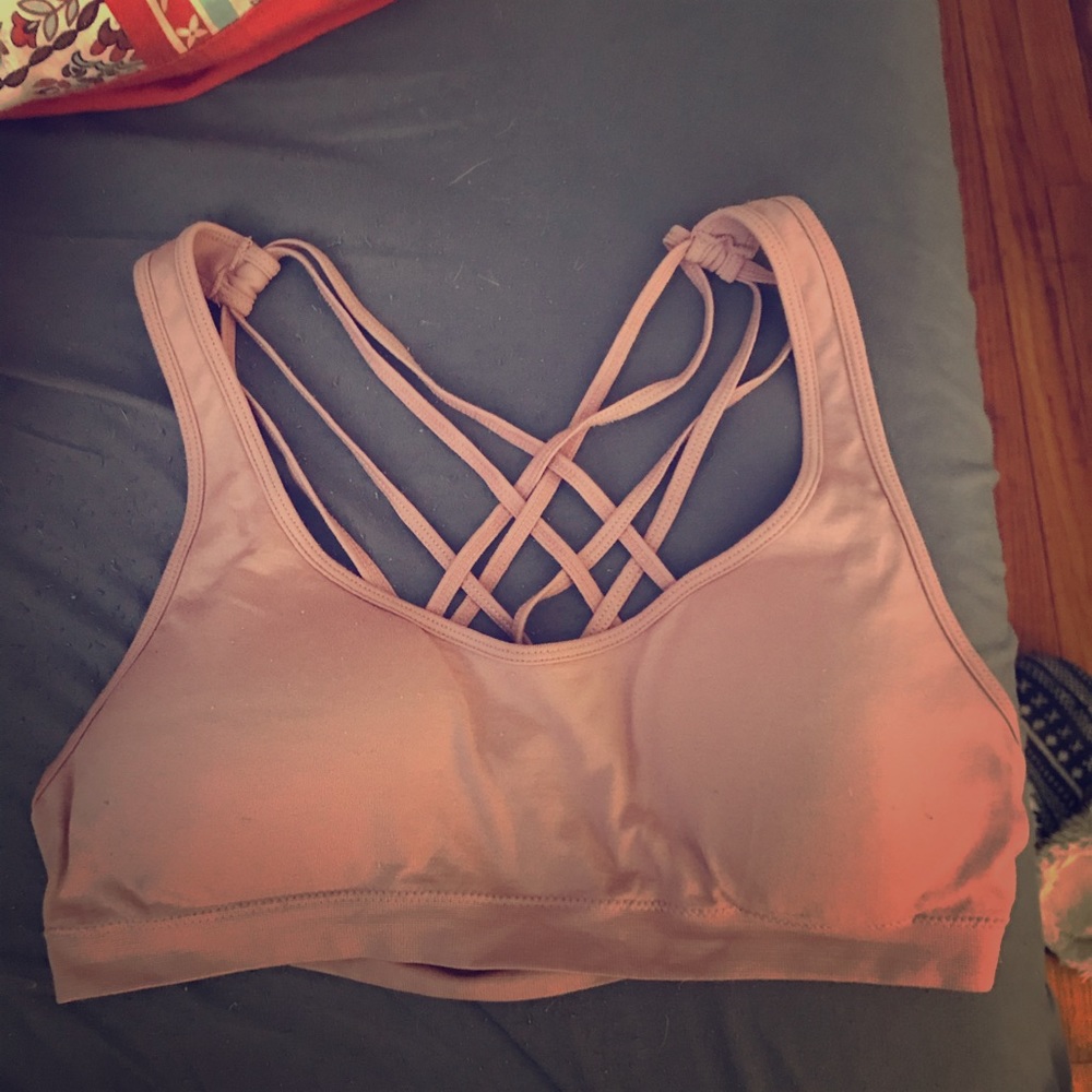 Cross strapped sports bra